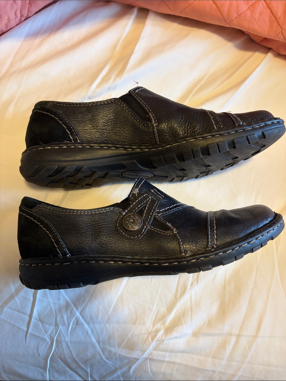 Earth Origins Black Leather Slip-On Women's Dress Shoes - Picture 3 of 7